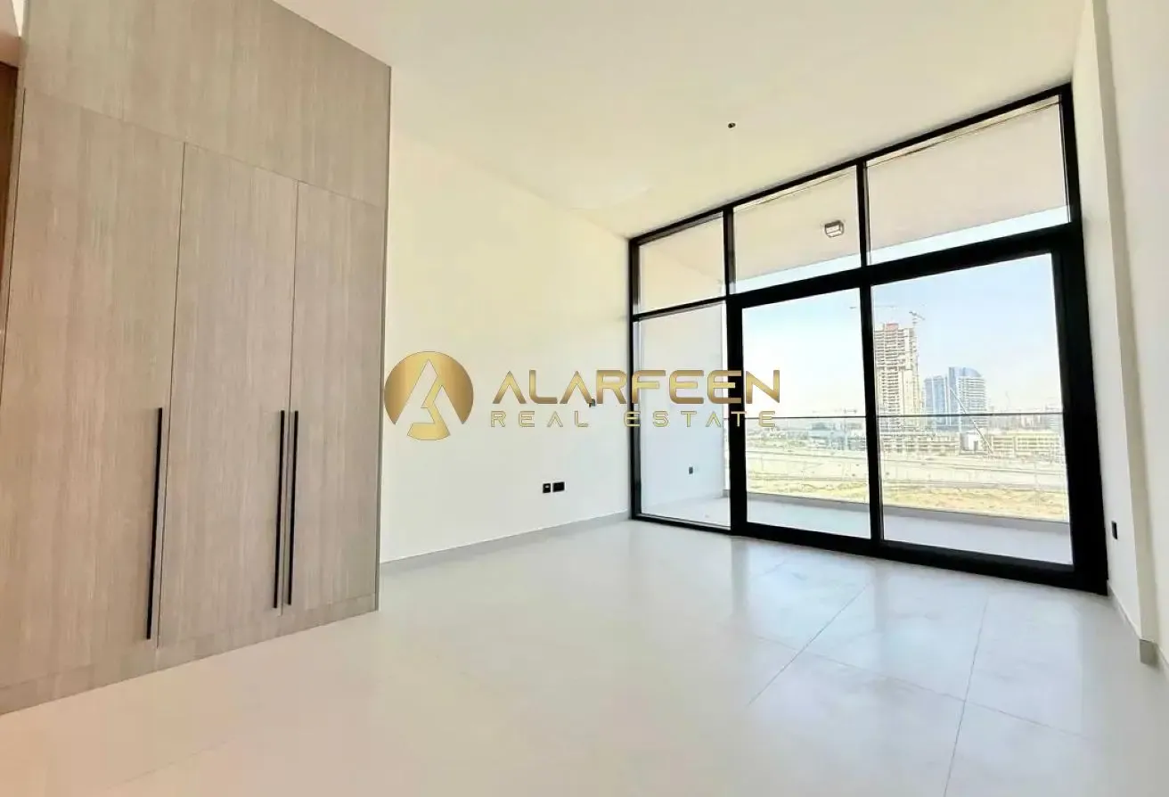 Brand New | Fitted Kitchen | Community View