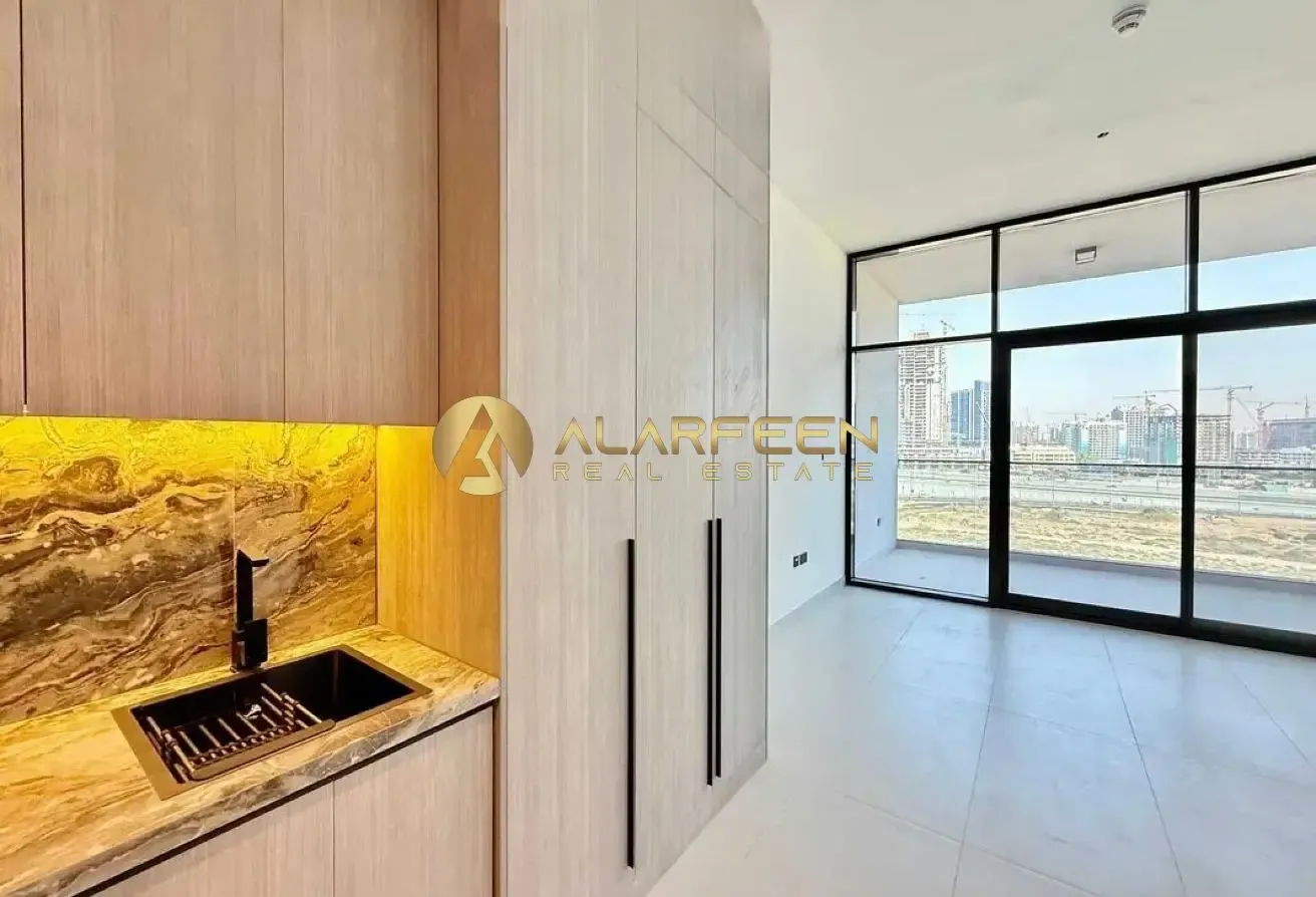 Brand New | Fitted Kitchen | Community View