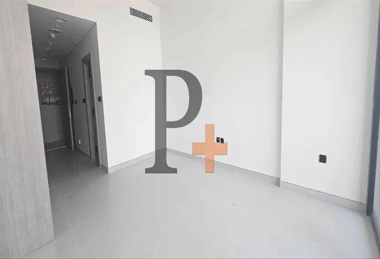 NEW Spacious Layout Studio With kitchen appliances