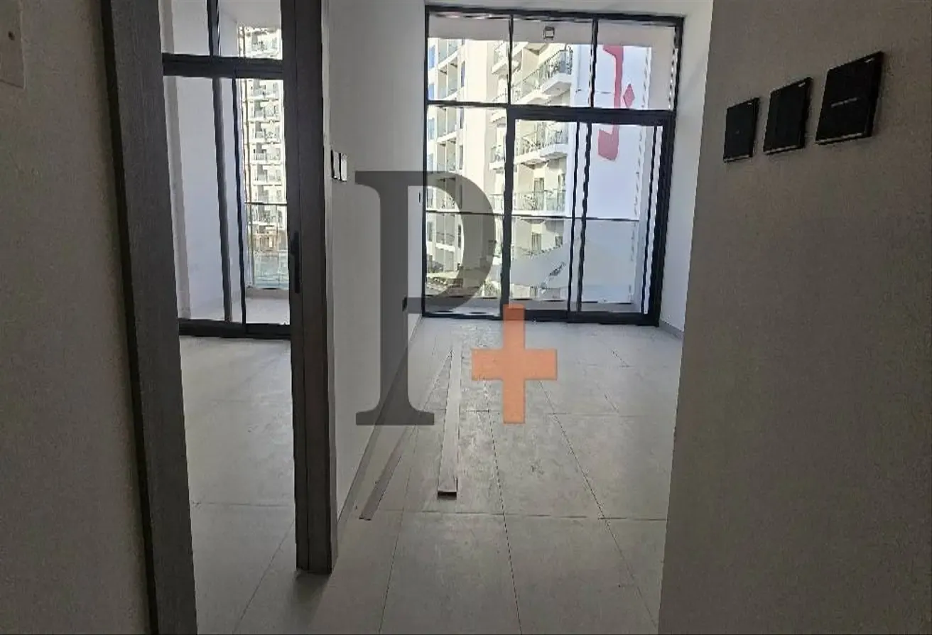 NEW Spacious Layout Studio With kitchen appliances