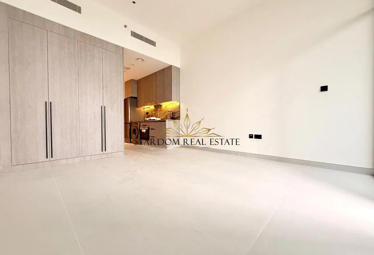 STUDIO APARTMENT | KITCHEN APPLIANCES | VACANT