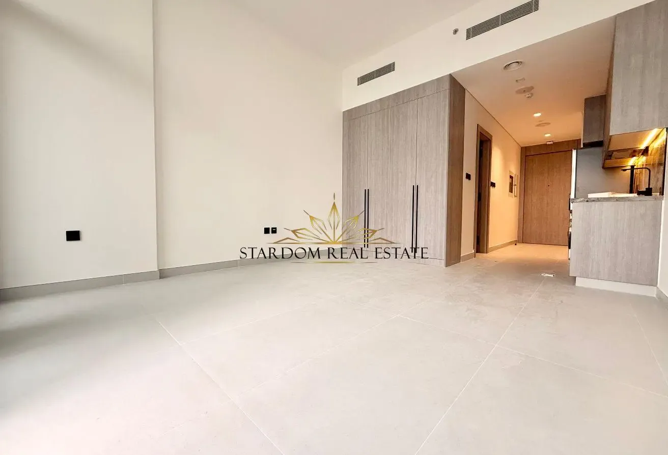 STUDIO APARTMENT | KITCHEN APPLIANCES | VACANT