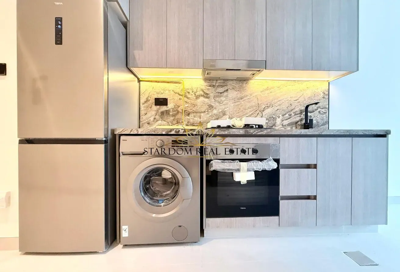 STUDIO APARTMENT | KITCHEN APPLIANCES | VACANT
