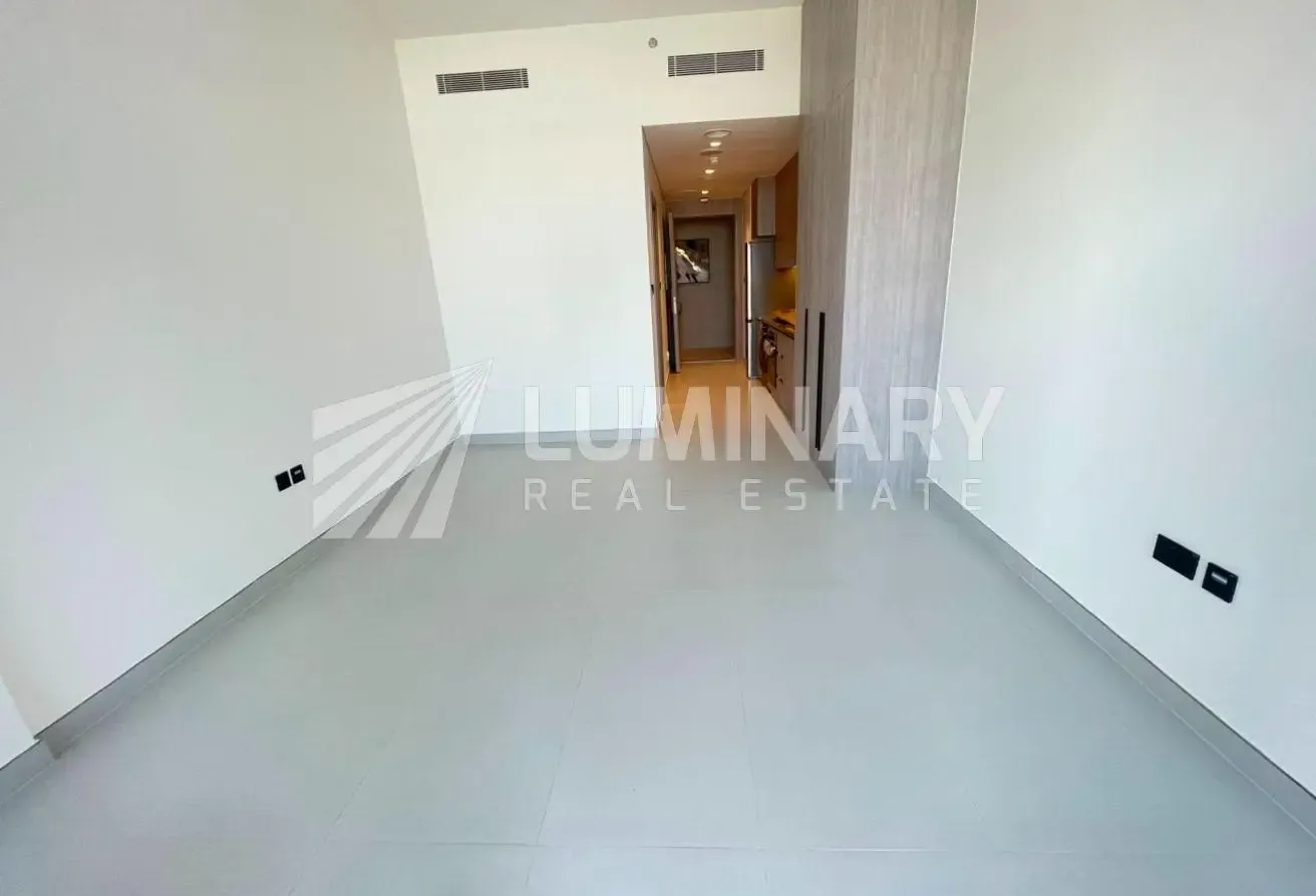 Brand New Studio in Celine by Vision, Liwan