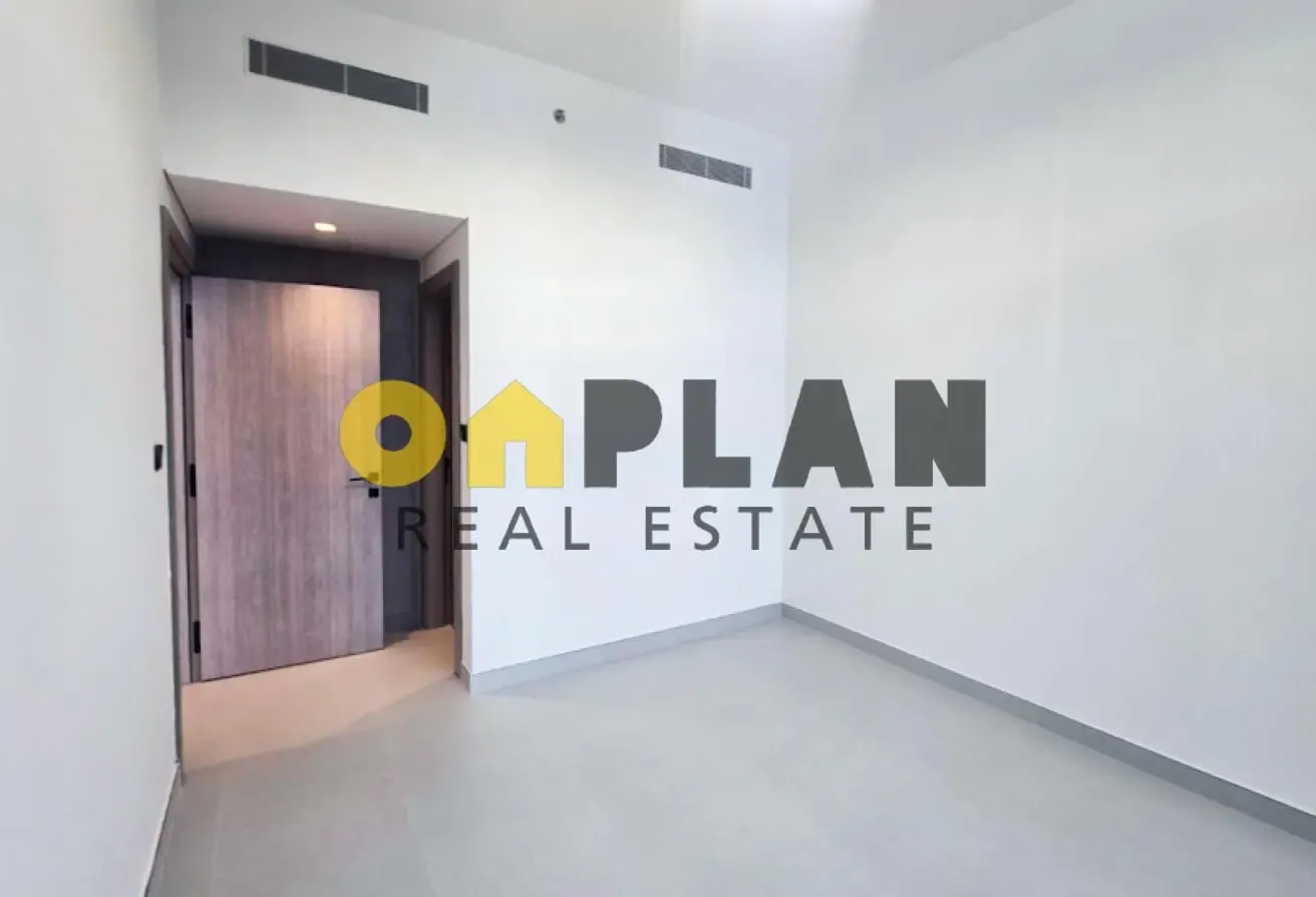 Vacant 1BR | Kitchen appliance | With Balcony