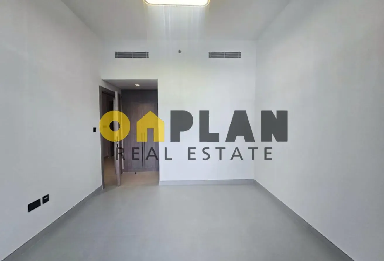 Vacant 1BR | Kitchen appliance | With Balcony