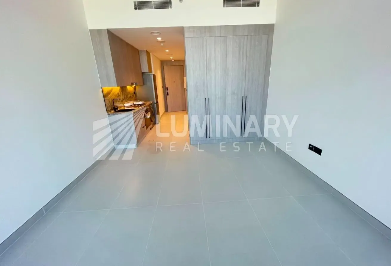 Luxurious Brand new -Kitchen appliances-Open view
