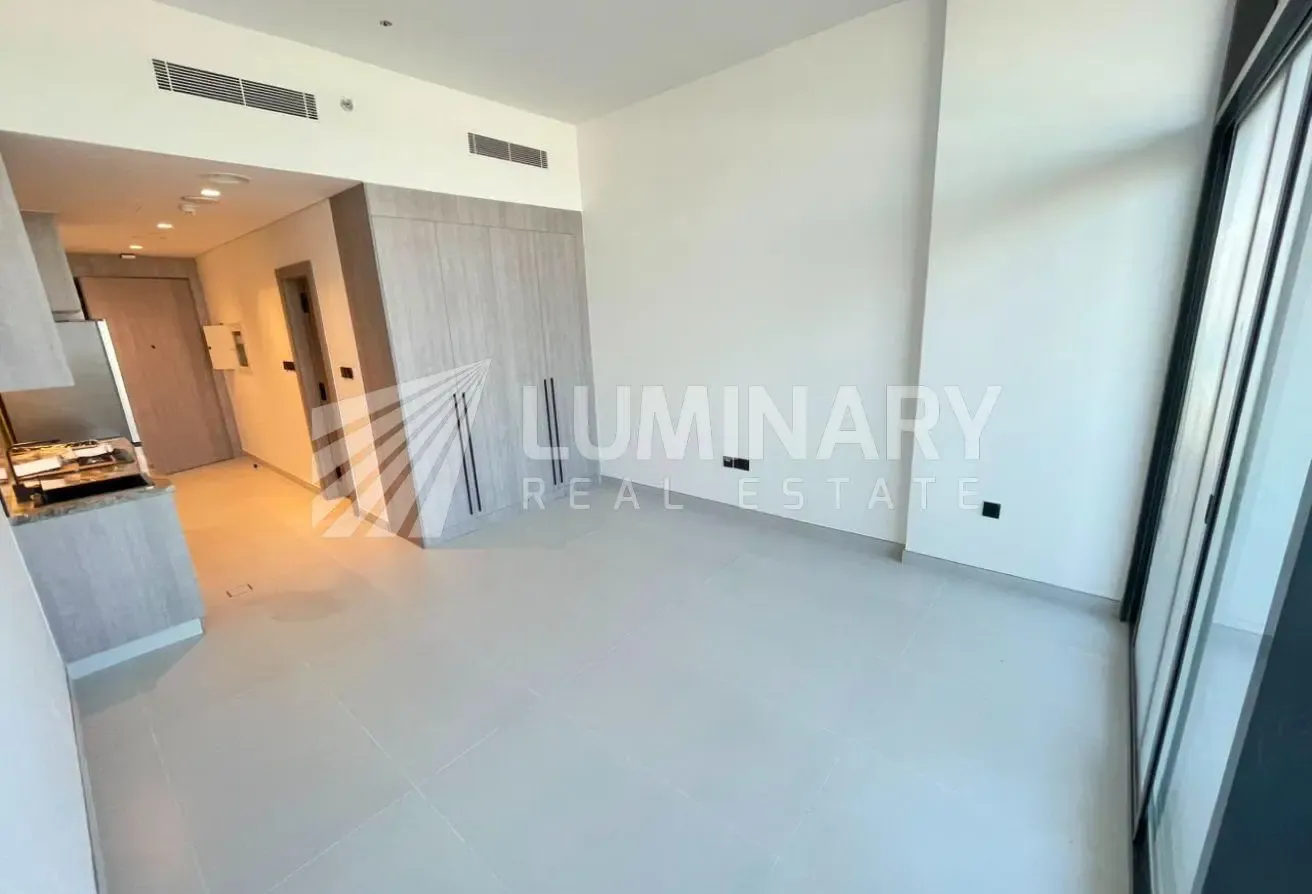 Luxurious Brand new -Kitchen appliances-Open view