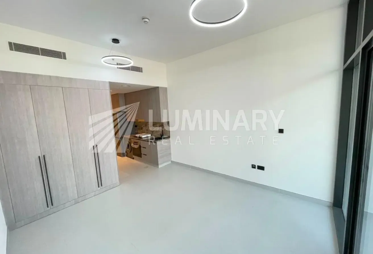 Luxurious Brand new -Kitchen appliances-Open view