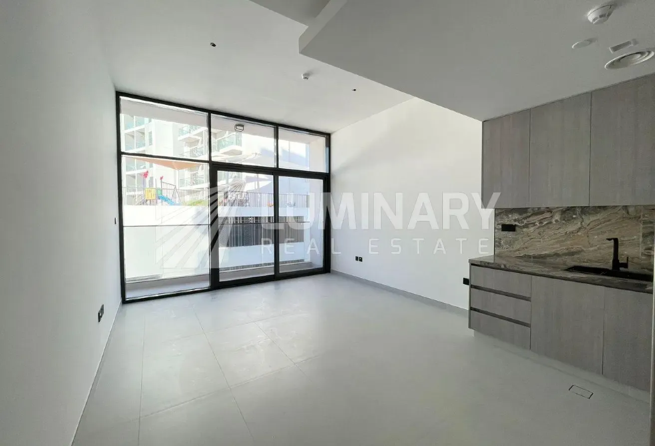 Luxurious Brand new Modren Finshing With amenities