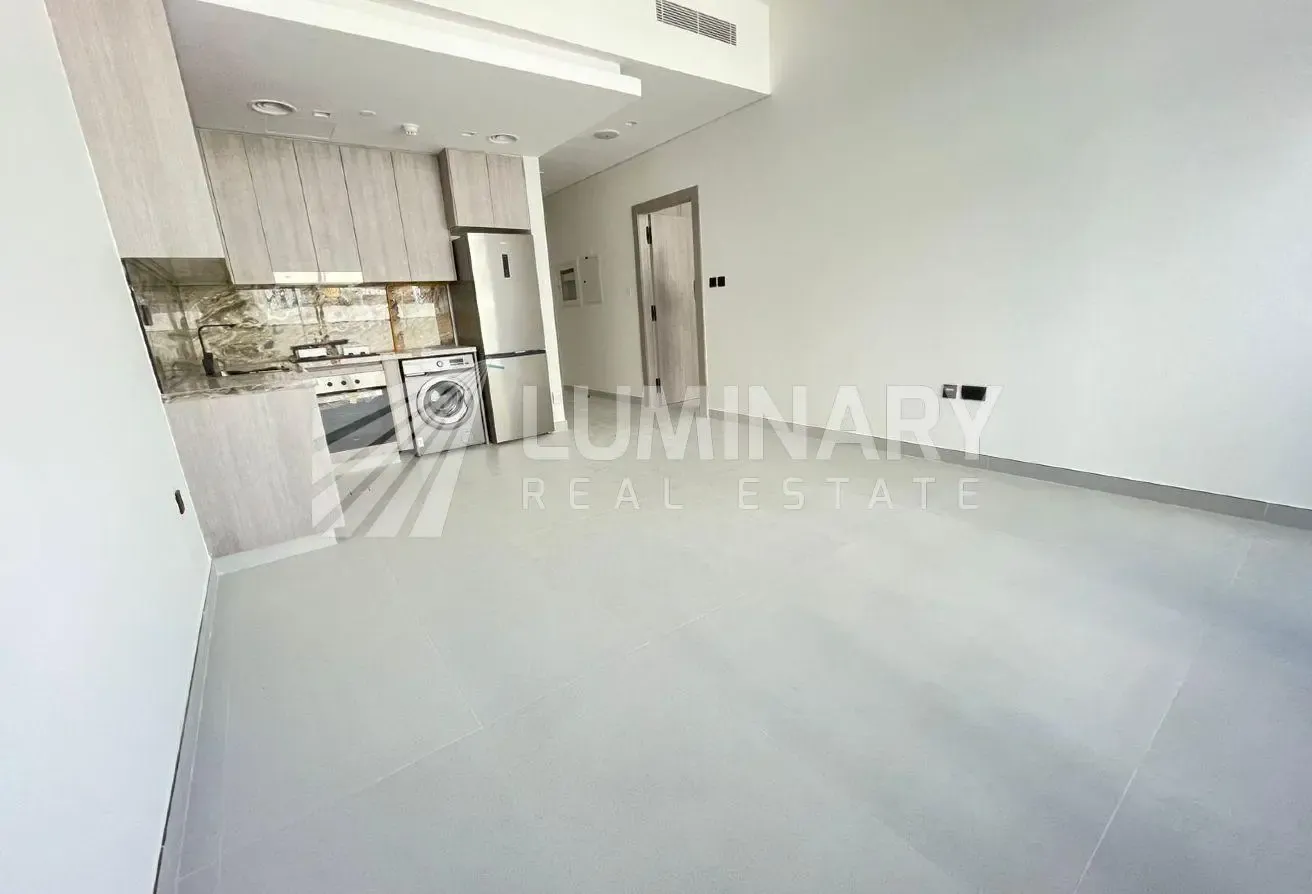 Luxurious Brand new Modren Finshing With amenities