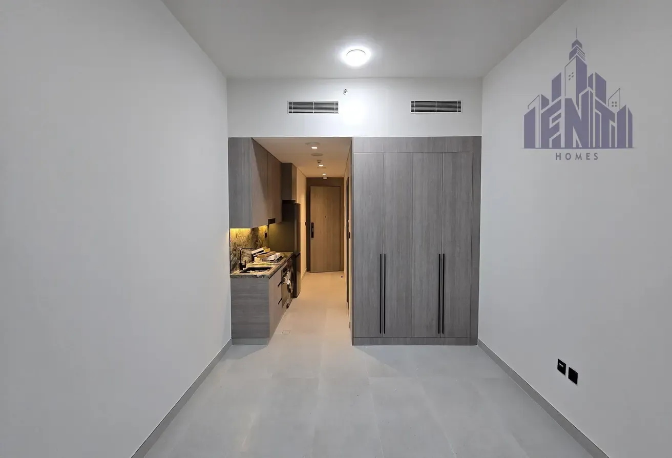 Brand New Studio Apartment in Liwan