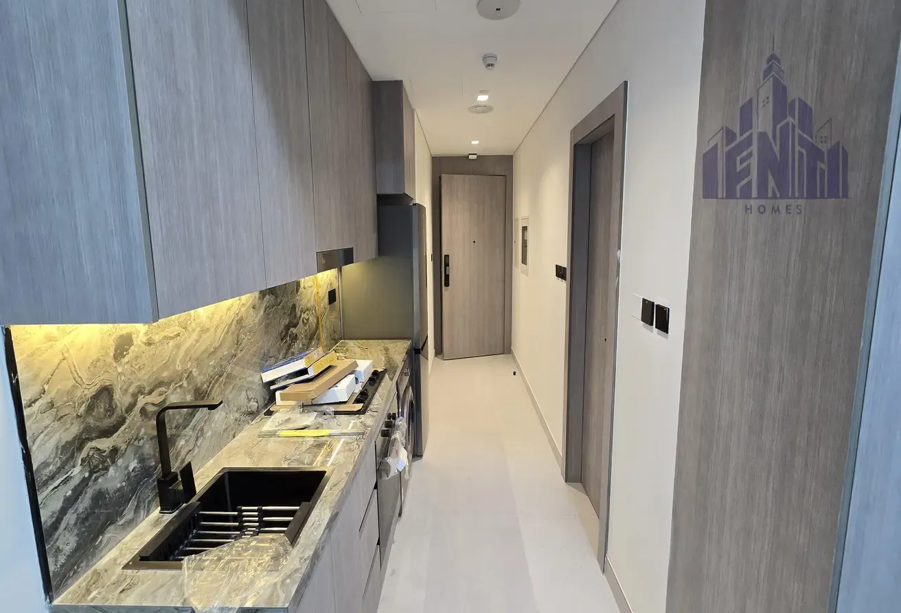 Brand New Studio Apartment in Liwan