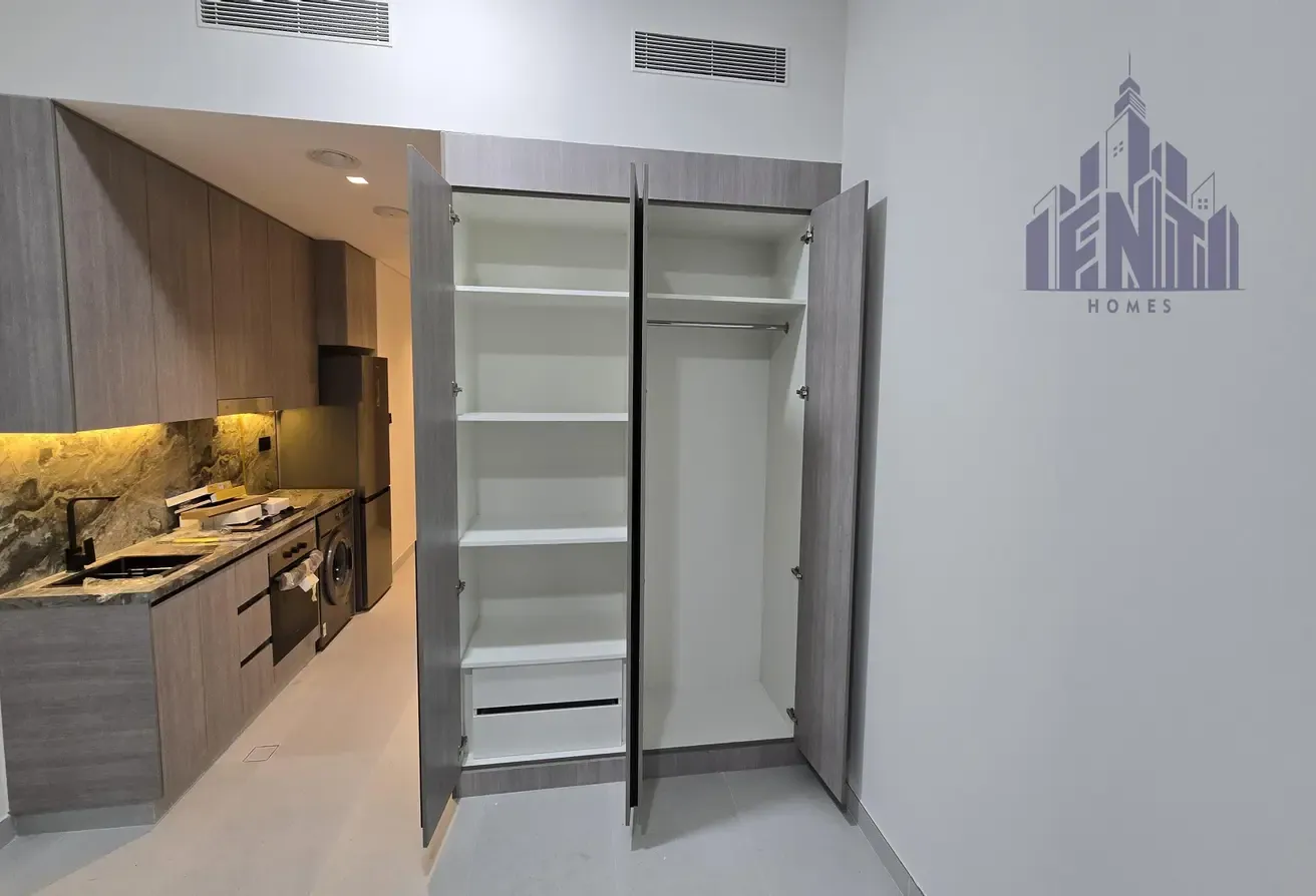 Brand New Studio Apartment in Liwan
