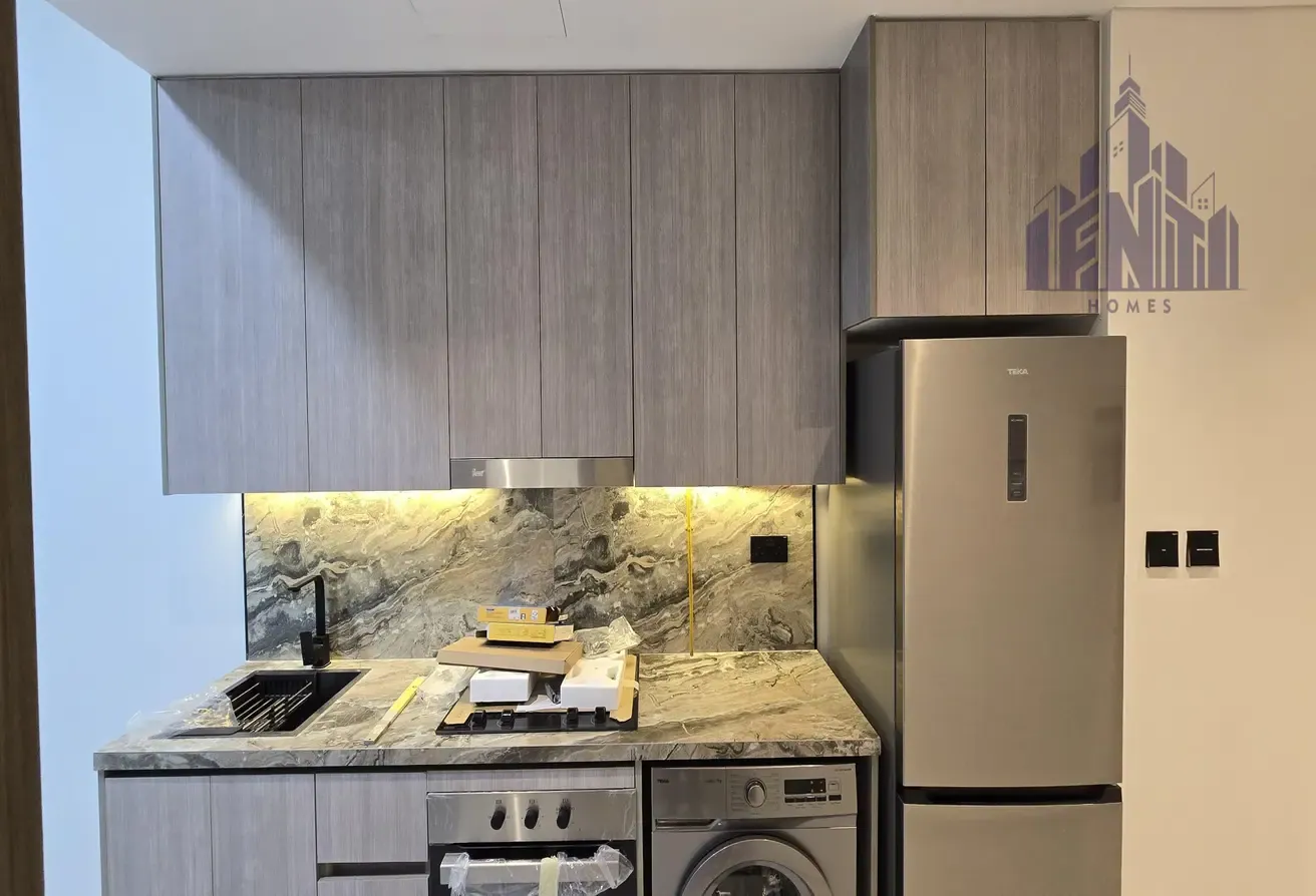 Brand New Studio Apartment in Liwan
