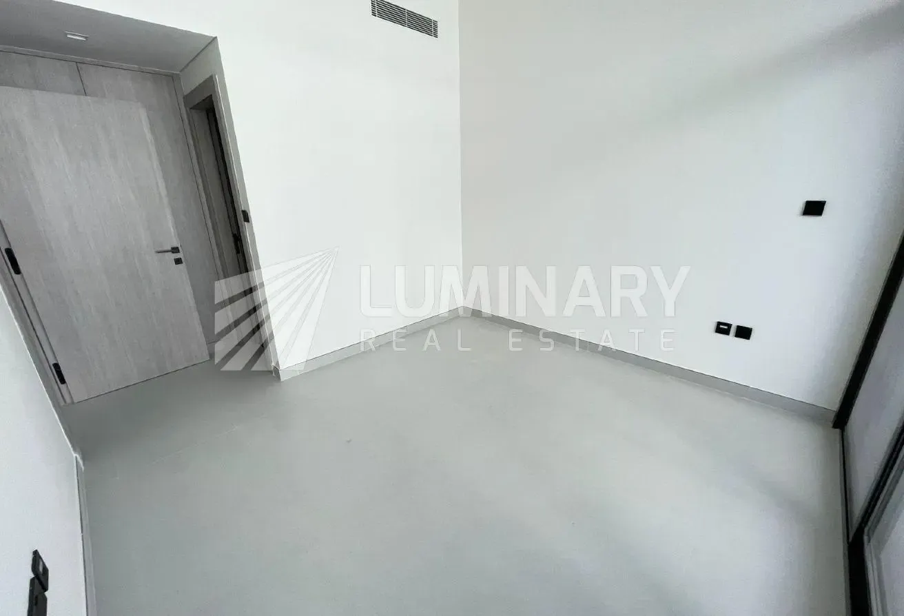 Brand new kitchen appliances balcony all amenities