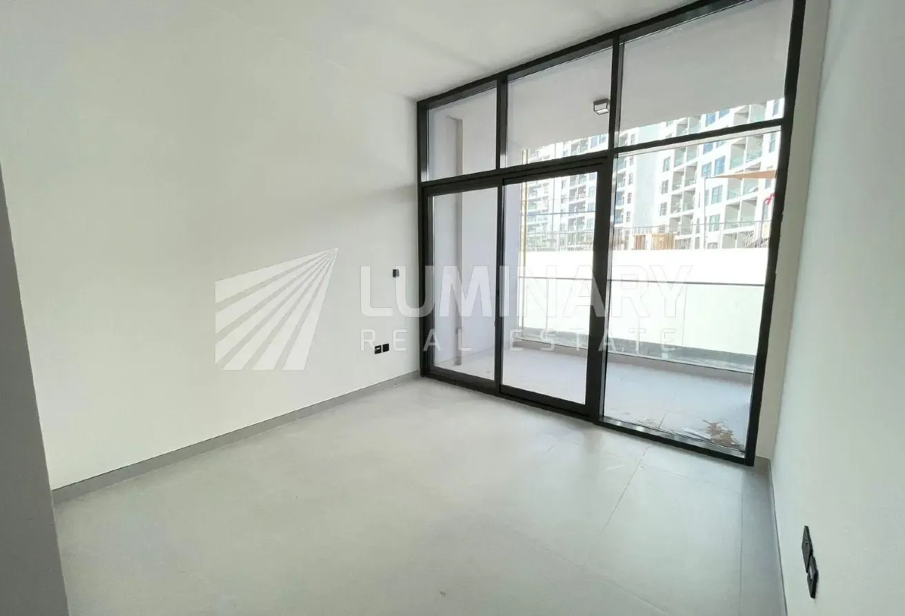 Brand new kitchen appliances balcony all amenities