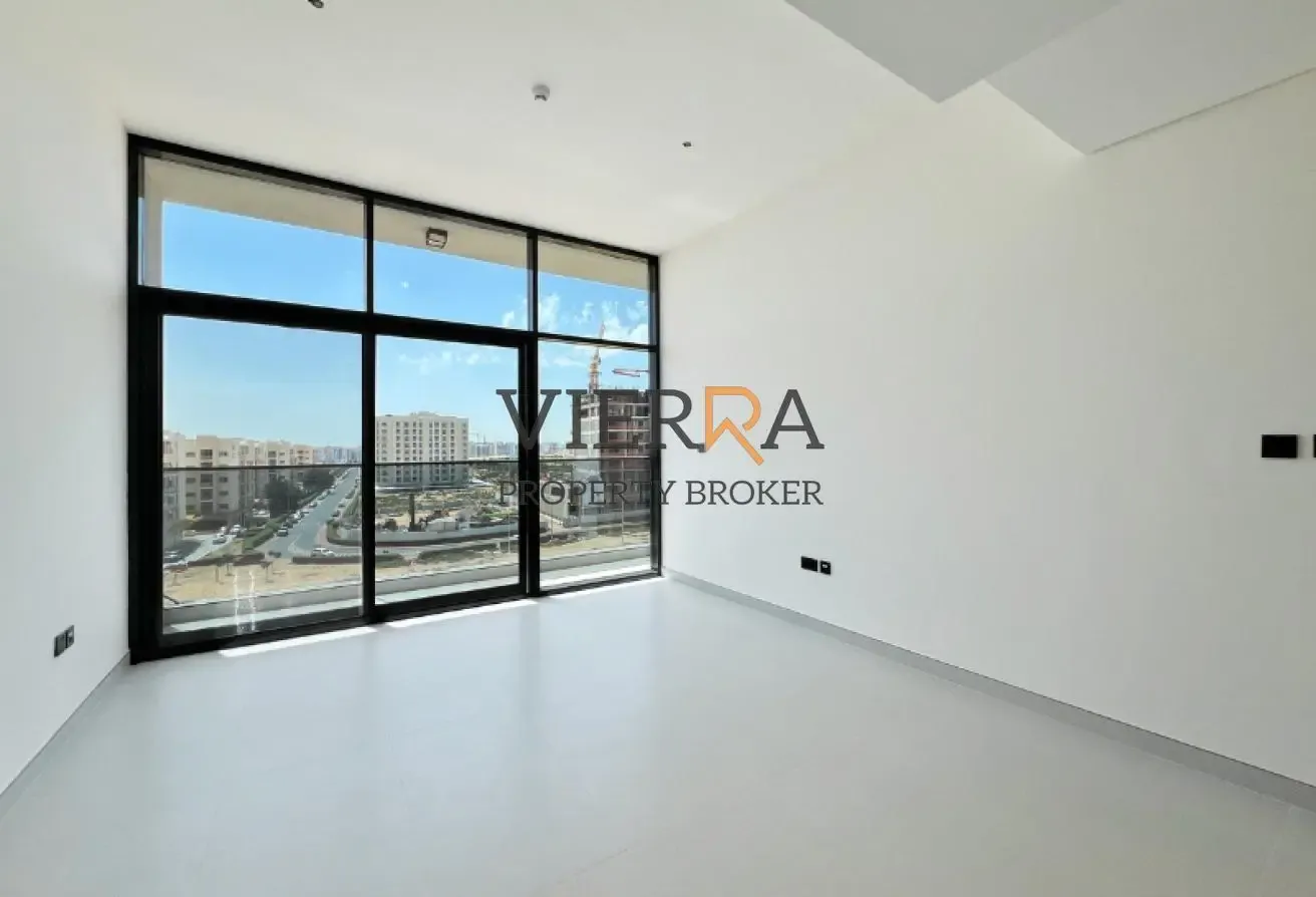 Brand New l Ready To Move In l Open View