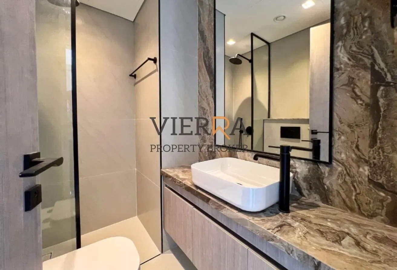 Brand New l Ready To Move In l Open View