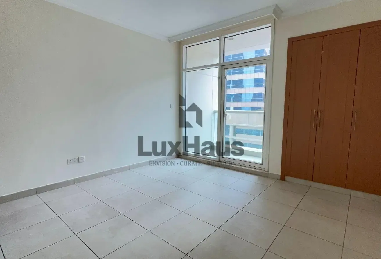 Huge 2 B/R + Maid | Vacant | Low Floor | Lake View