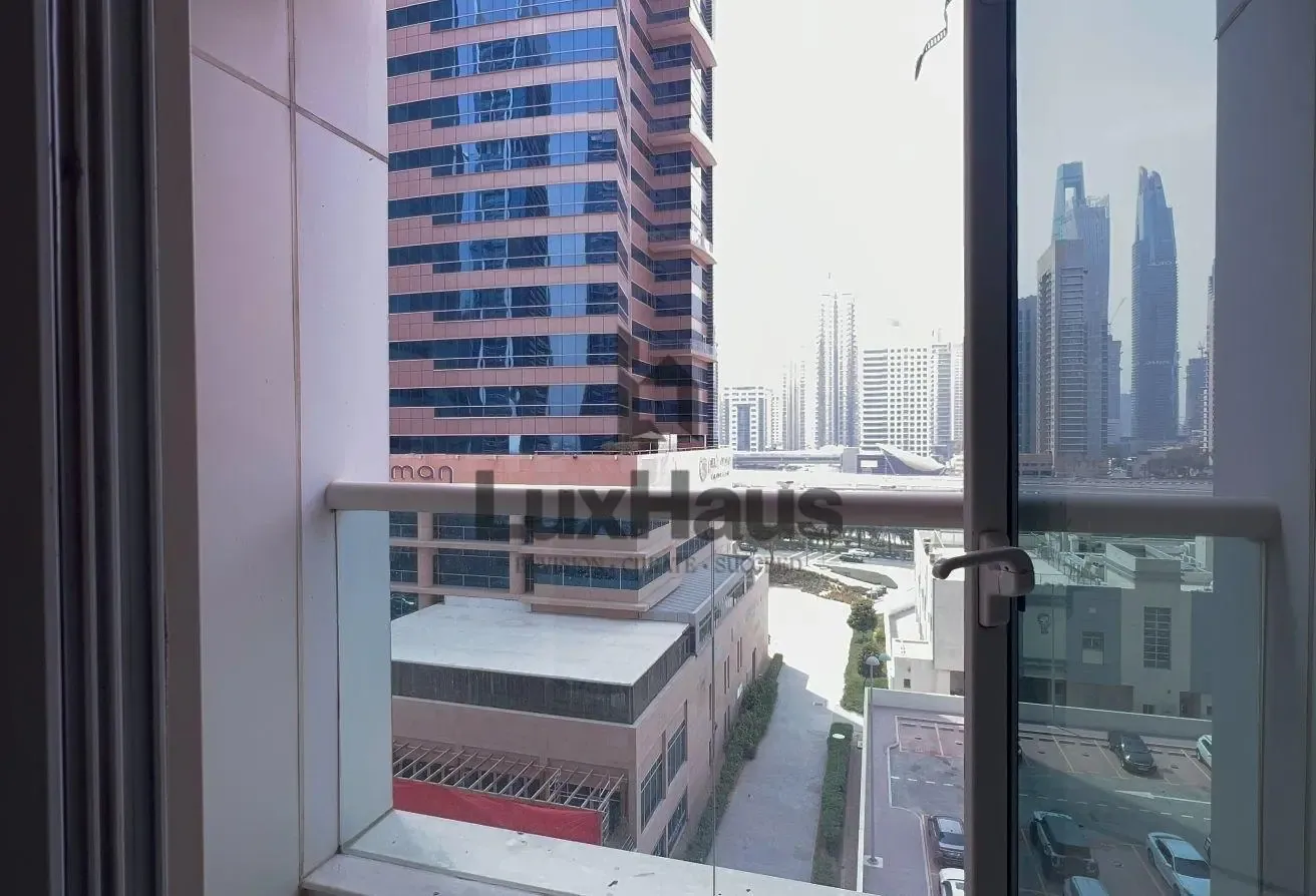 Huge 2 B/R + Maid | Vacant | Low Floor | Lake View