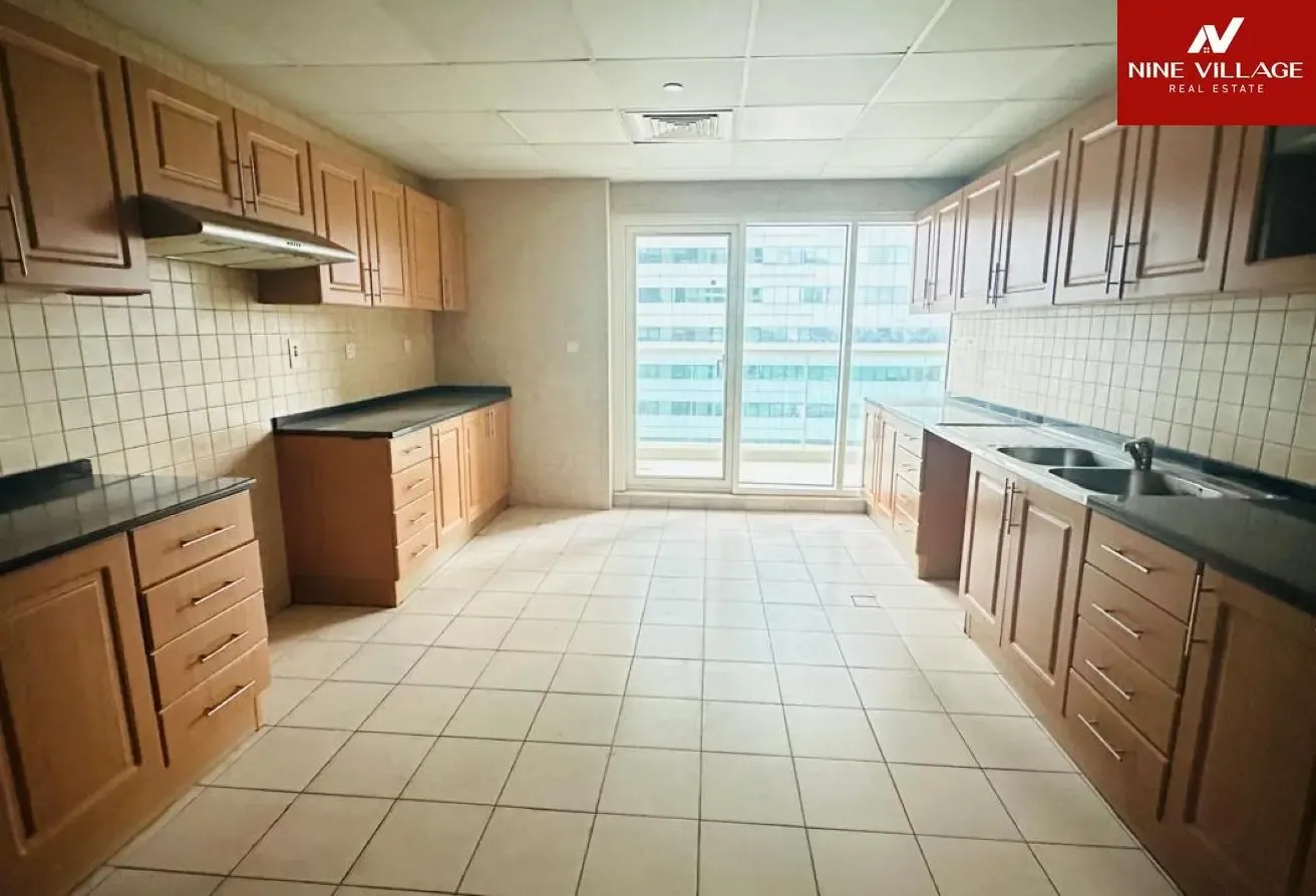 Vacant -Huge 2BR Apartment+Maid-Lake View -Balcony