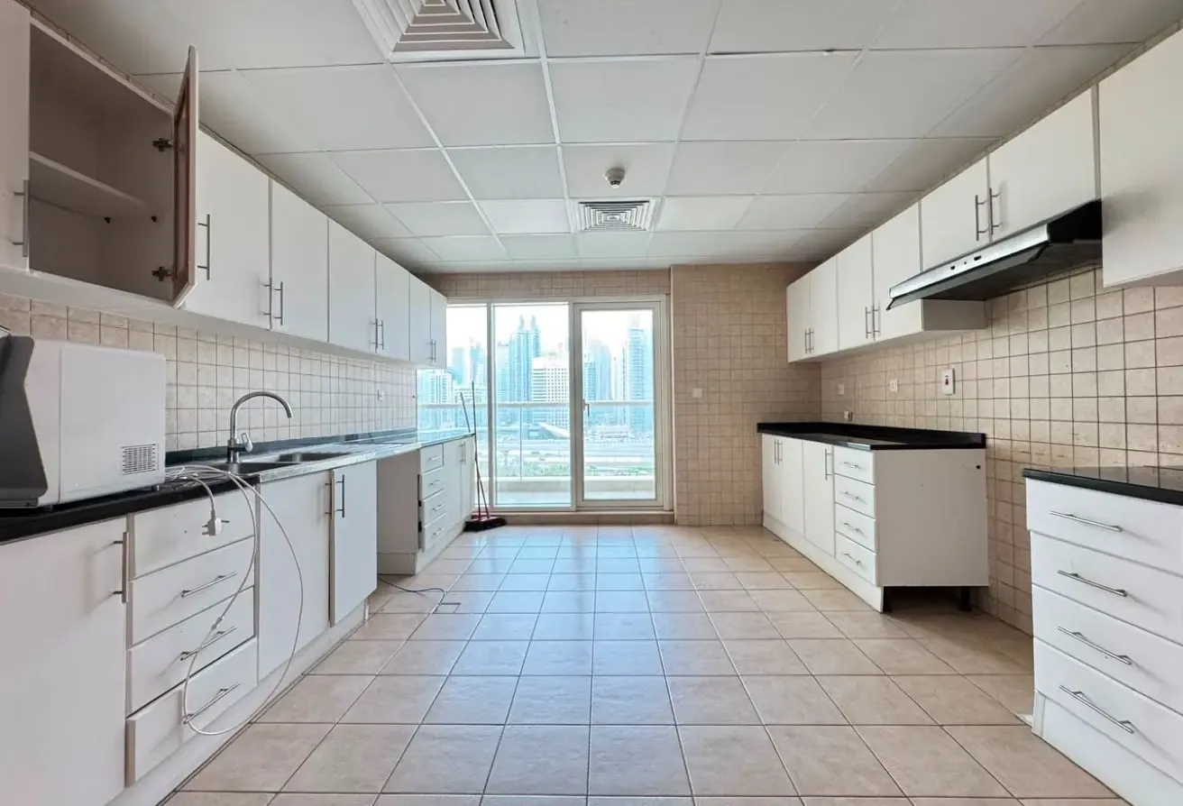 2BHK + MAID & LAUNDARY| 2 BALCONIES| MARINA VIEW|
