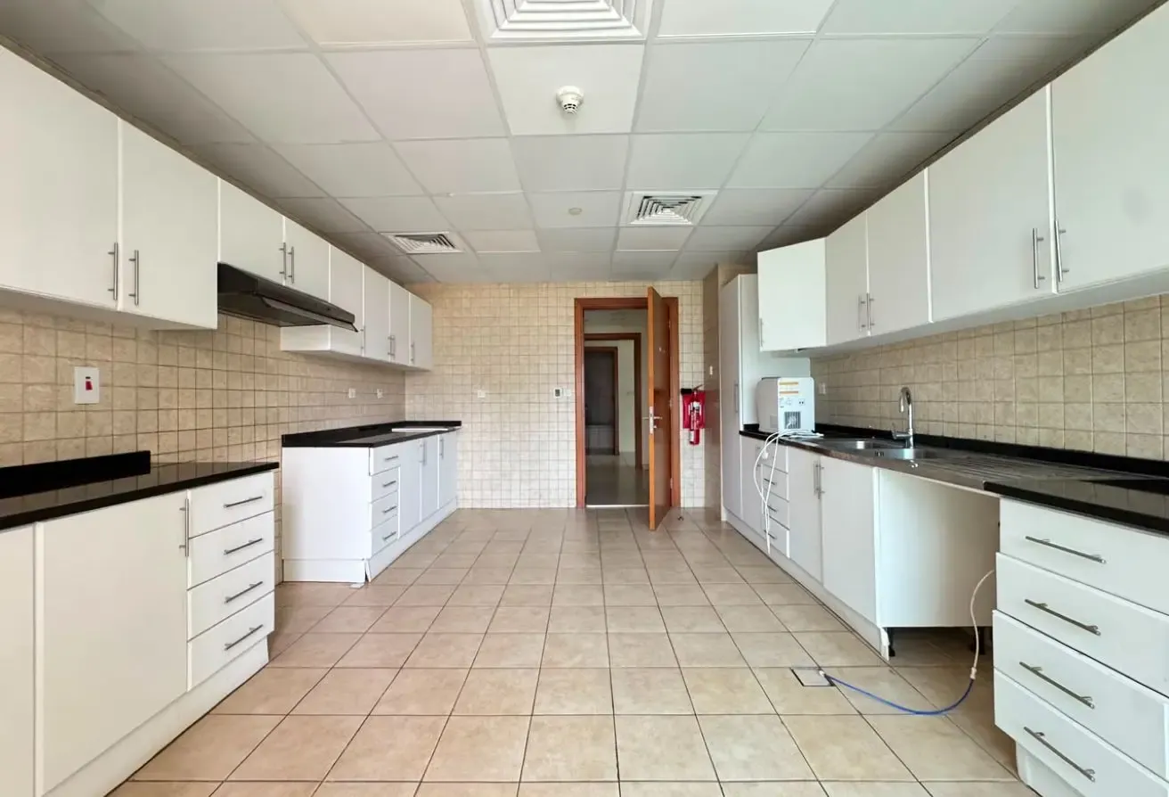 2BHK + MAID & LAUNDARY| 2 BALCONIES| MARINA VIEW|