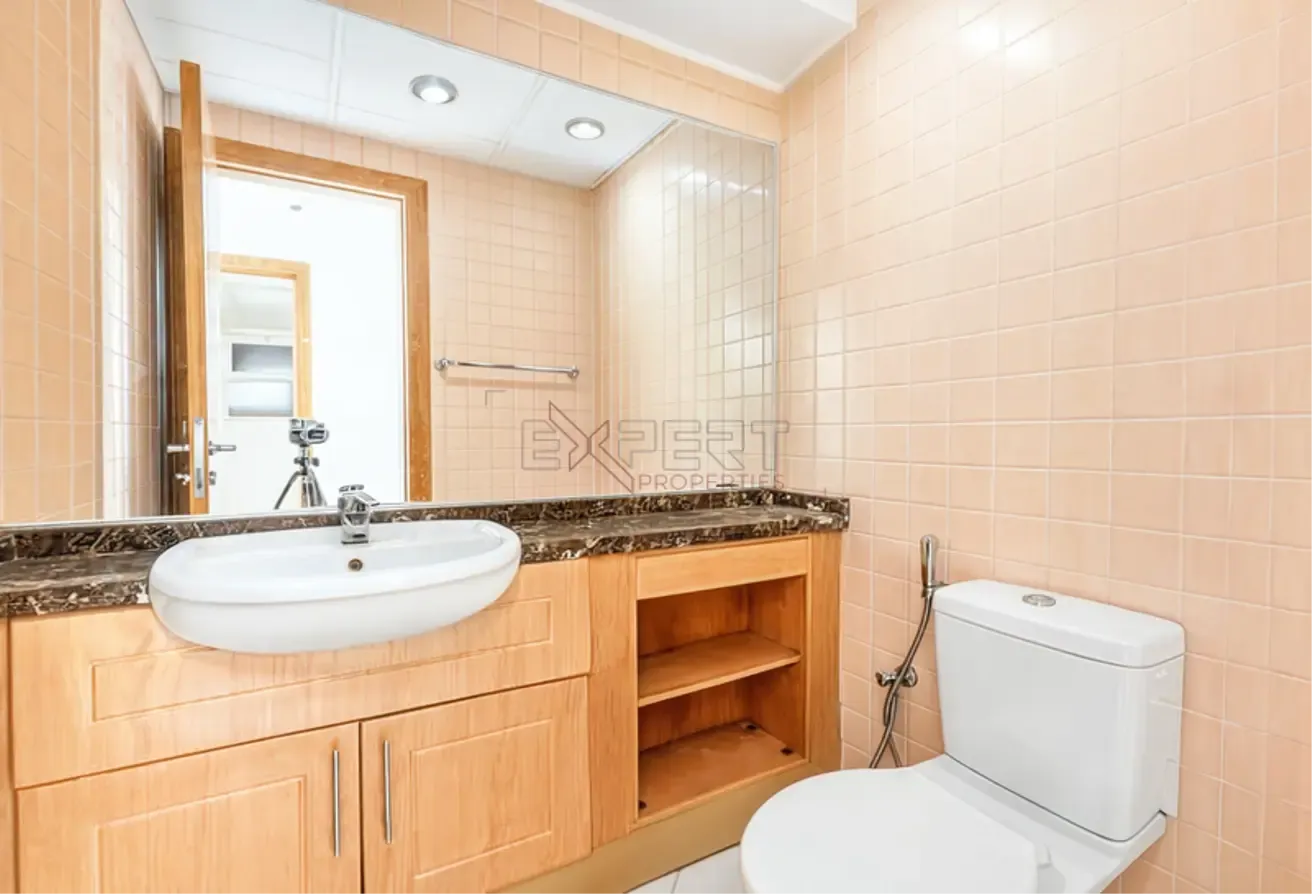 Spacious 2BR | Stunning Canal View |Bright & Airy