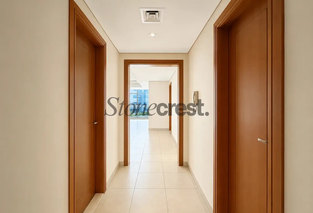 Lake View | Vacant | 2 Cheques | Vastu | Spacious