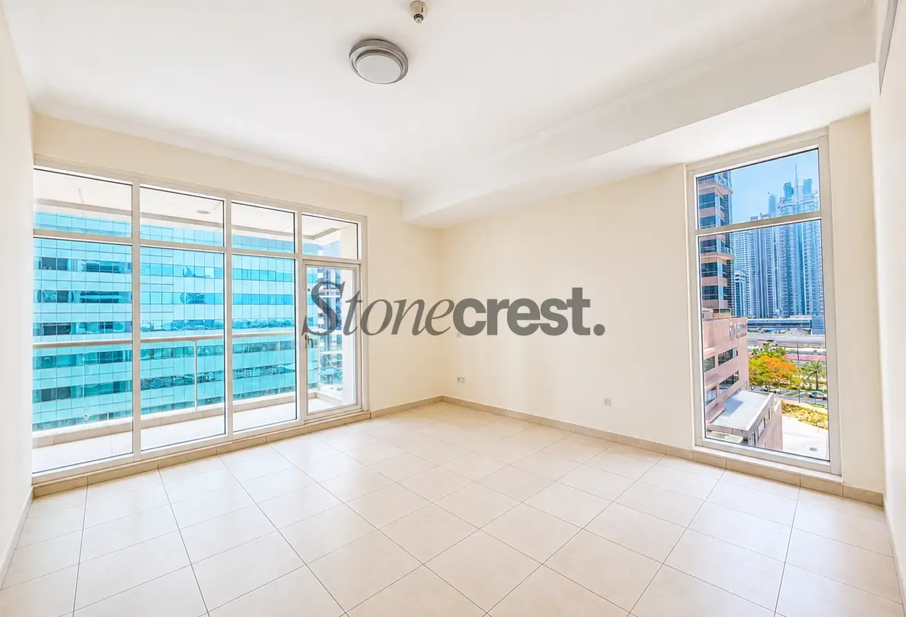 Lake View | Vacant | 2 Cheques | Vastu | Spacious