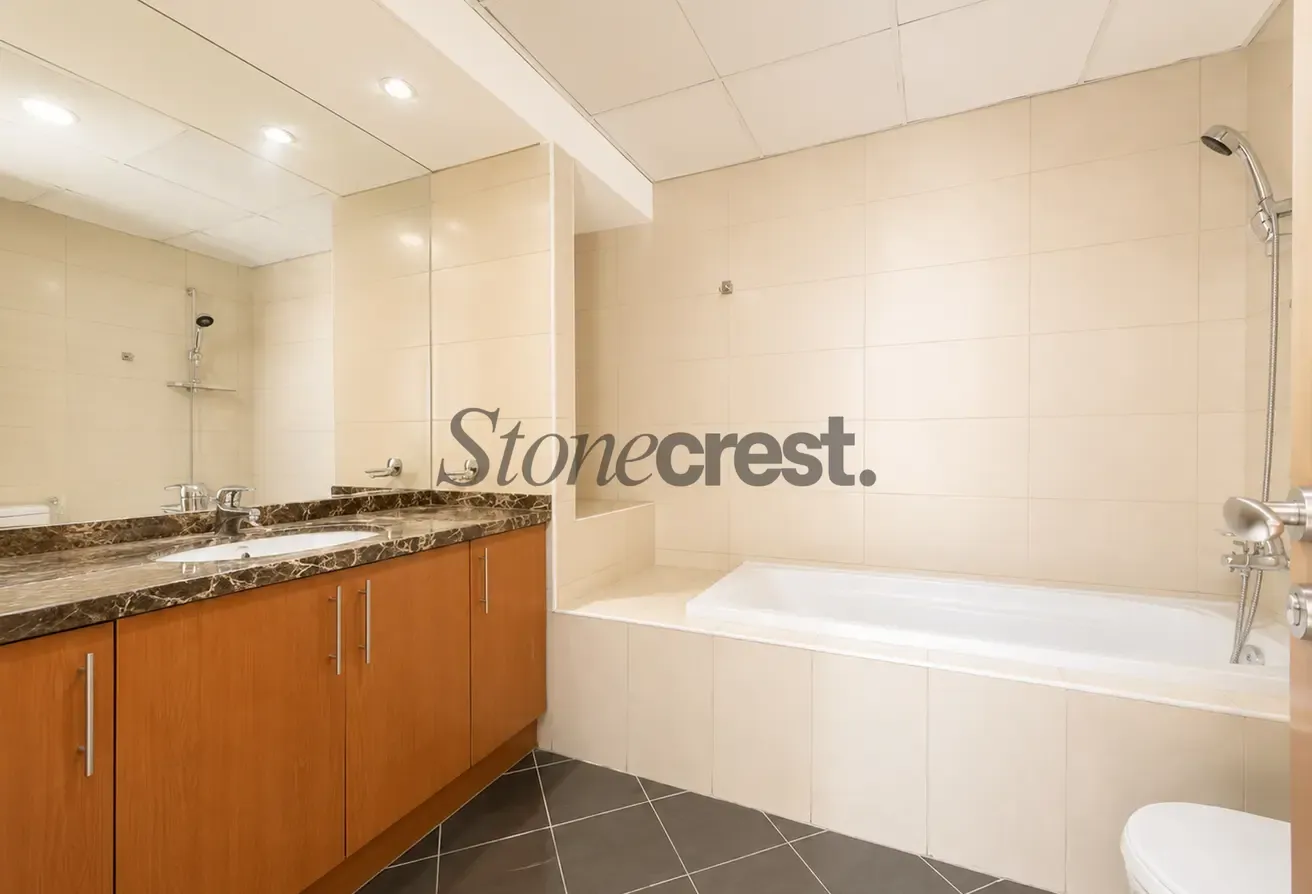Lake View | Vacant | 2 Cheques | Vastu | Spacious