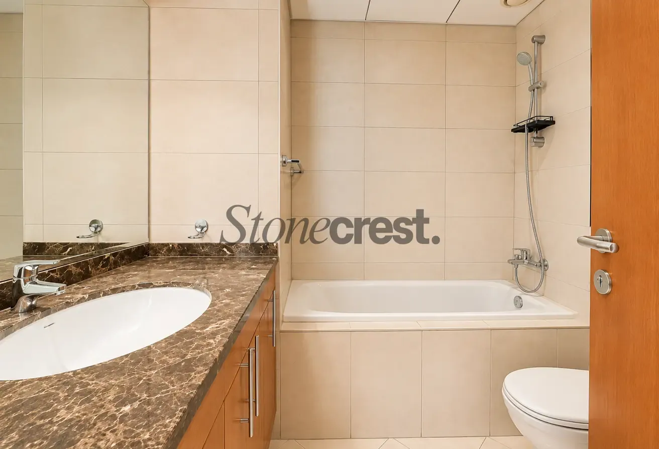Lake View | Vacant | 2 Cheques | Vastu | Spacious
