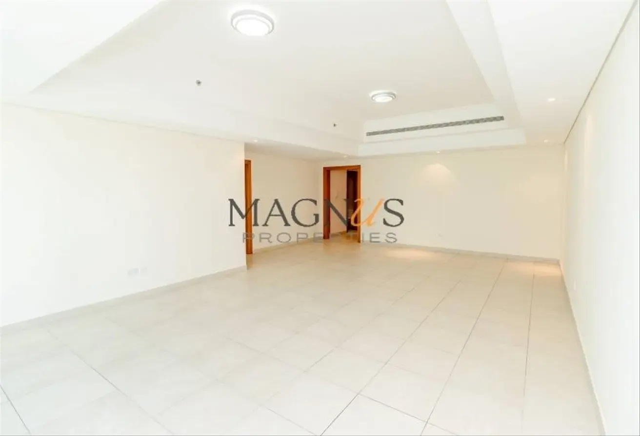 VASTU COMPLAINT | LAKE + MARINA SKY LINE VIEW