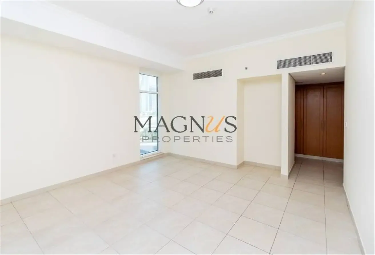 VASTU COMPLAINT | LAKE + MARINA SKY LINE VIEW