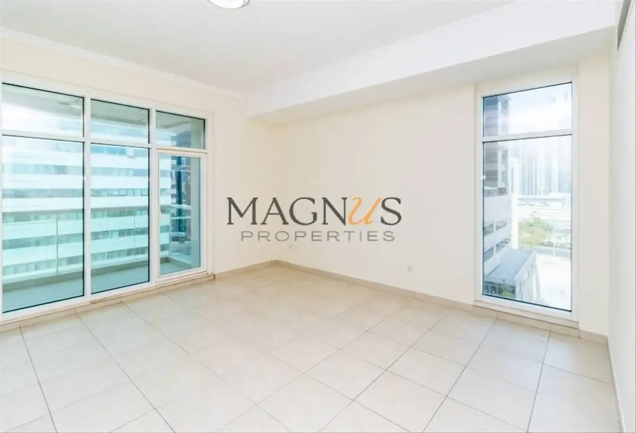 VASTU COMPLAINT | LAKE + MARINA SKY LINE VIEW