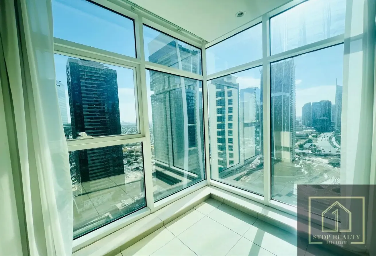 VAASTU COMPLIANT | HIGH FLOOR | VACANT