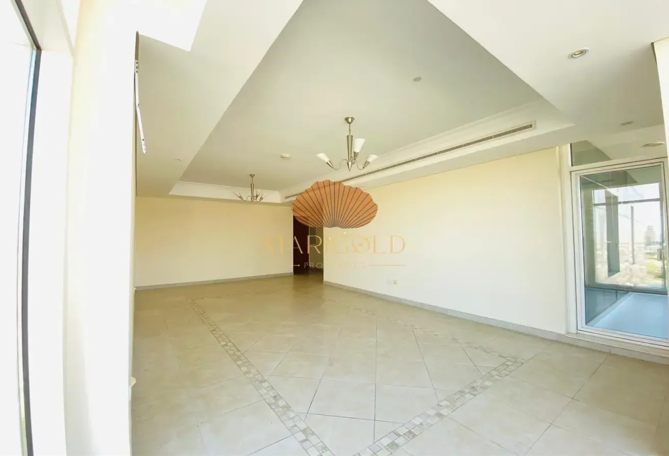 SZR VIEWS | LOW FLOOR | VACANT AUGUST
