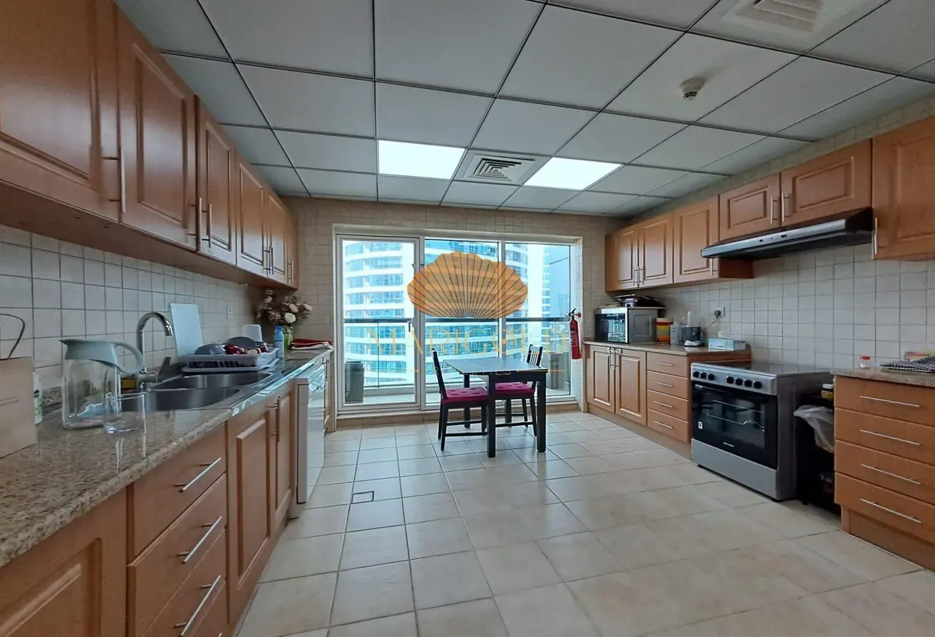 SZR VIEWS | LOW FLOOR | VACANT AUGUST