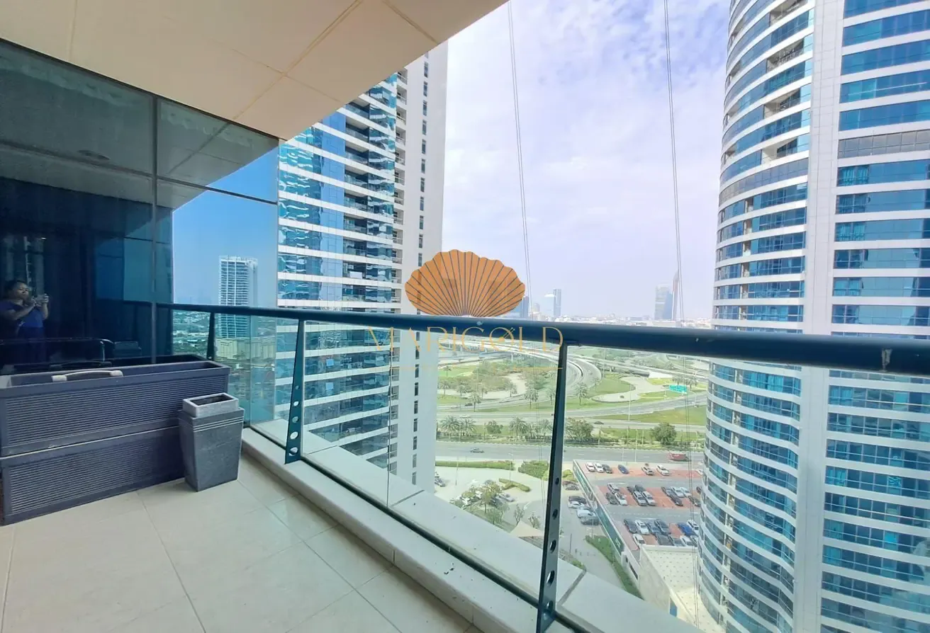 SZR VIEWS | LOW FLOOR | VACANT AUGUST