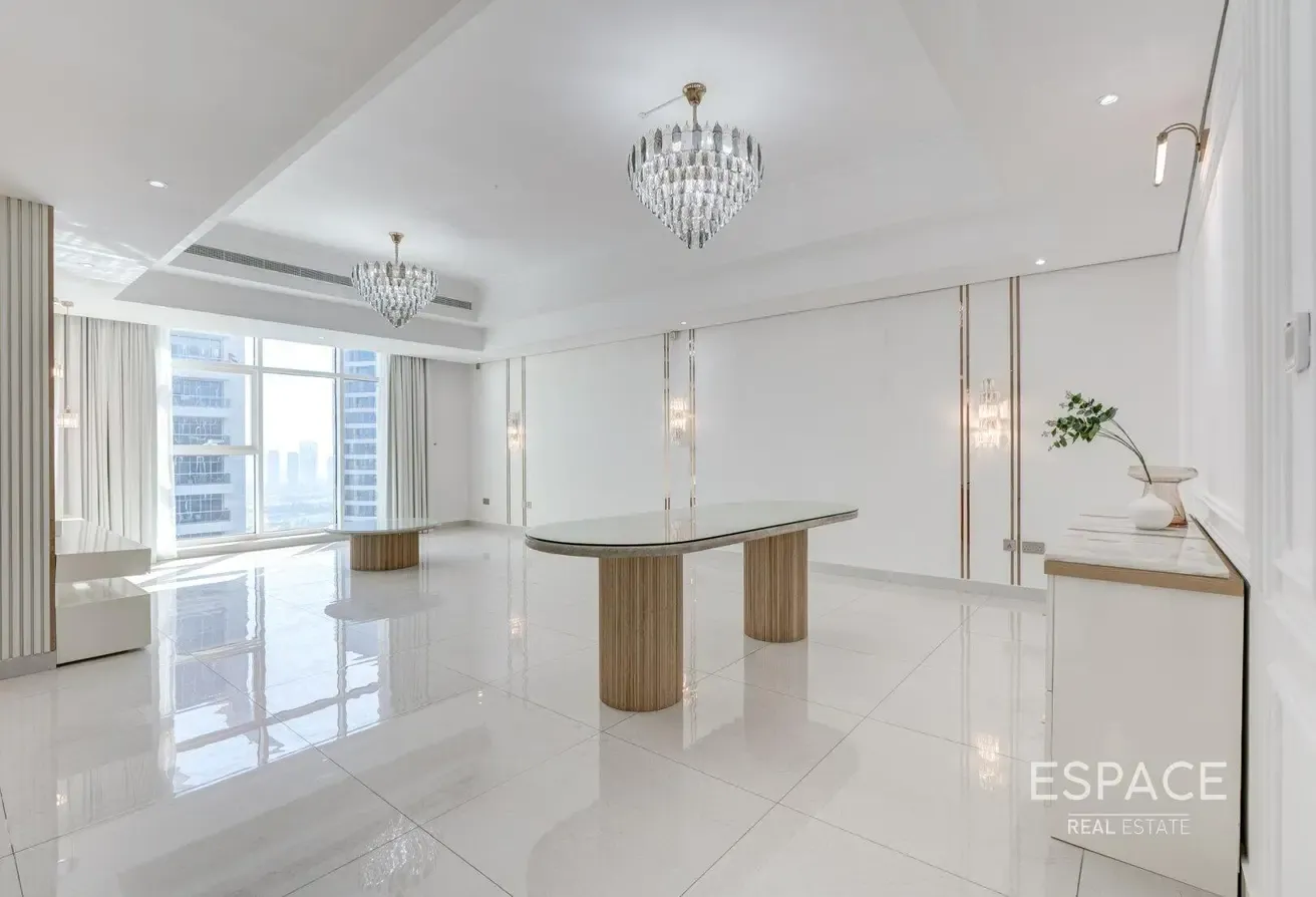 Luxury 3 plus Maid | Upgraded | Furnished