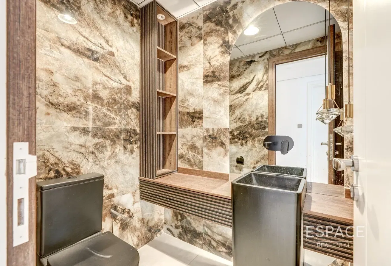 Luxury 3 plus Maid | Upgraded | Furnished