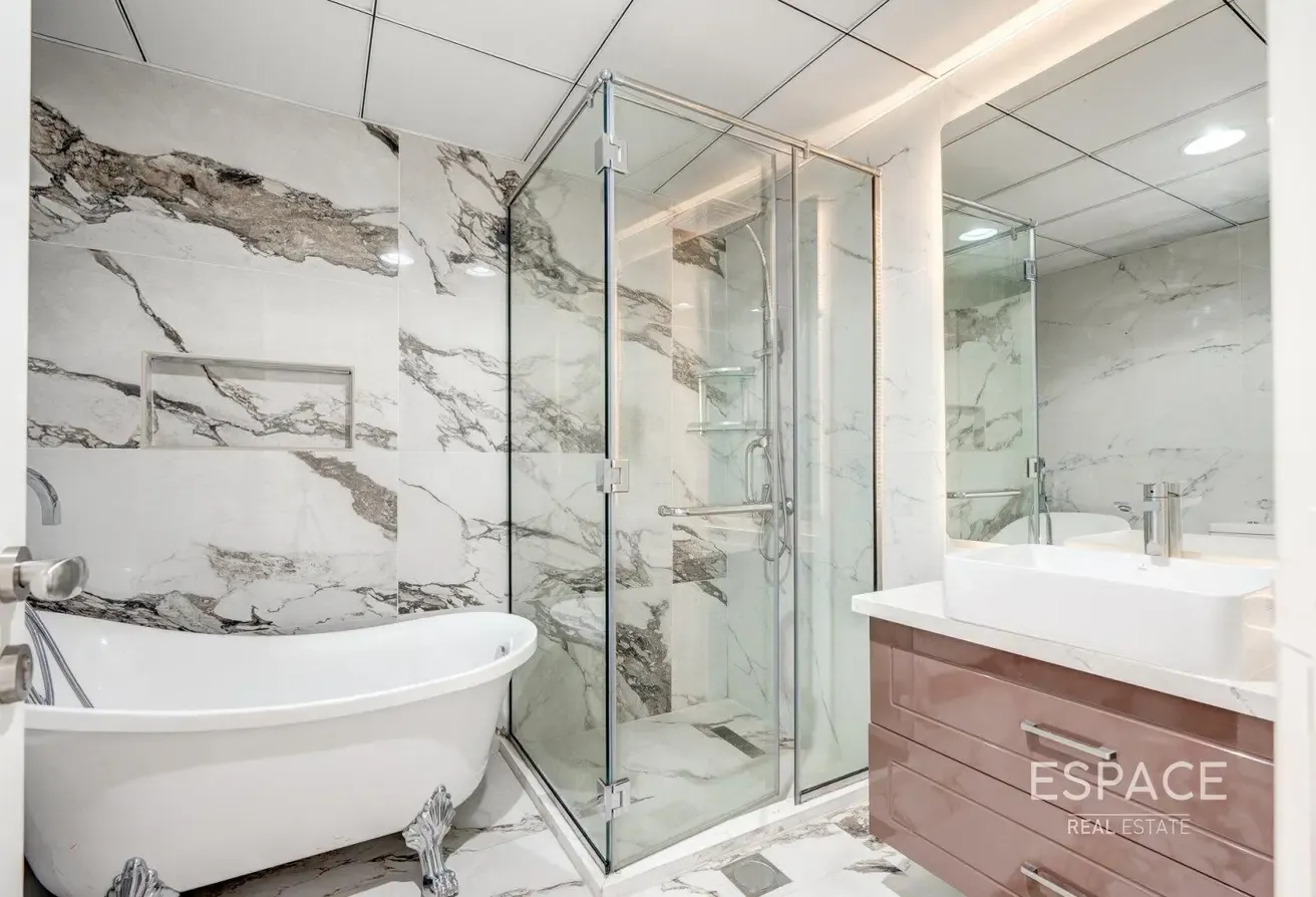 Luxury 3 plus Maid | Upgraded | Furnished