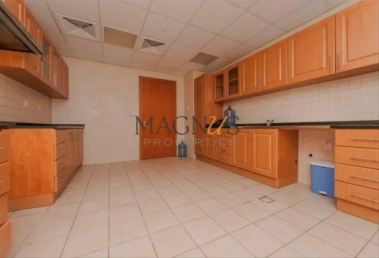 MID FLOOR | MARINA SKYLINE VIEW | VACATING SOON