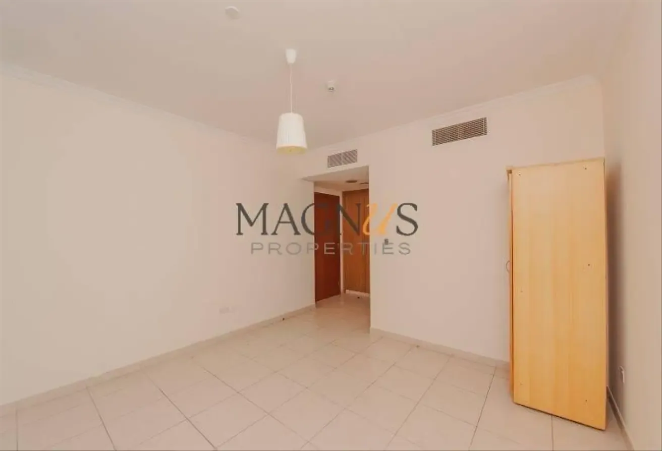 MID FLOOR | MARINA SKYLINE VIEW | VACATING SOON