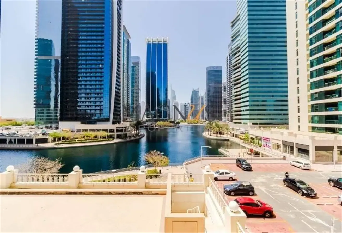 VASTU COMPLAINT | LAKE VIEW | HIGH FLOOR