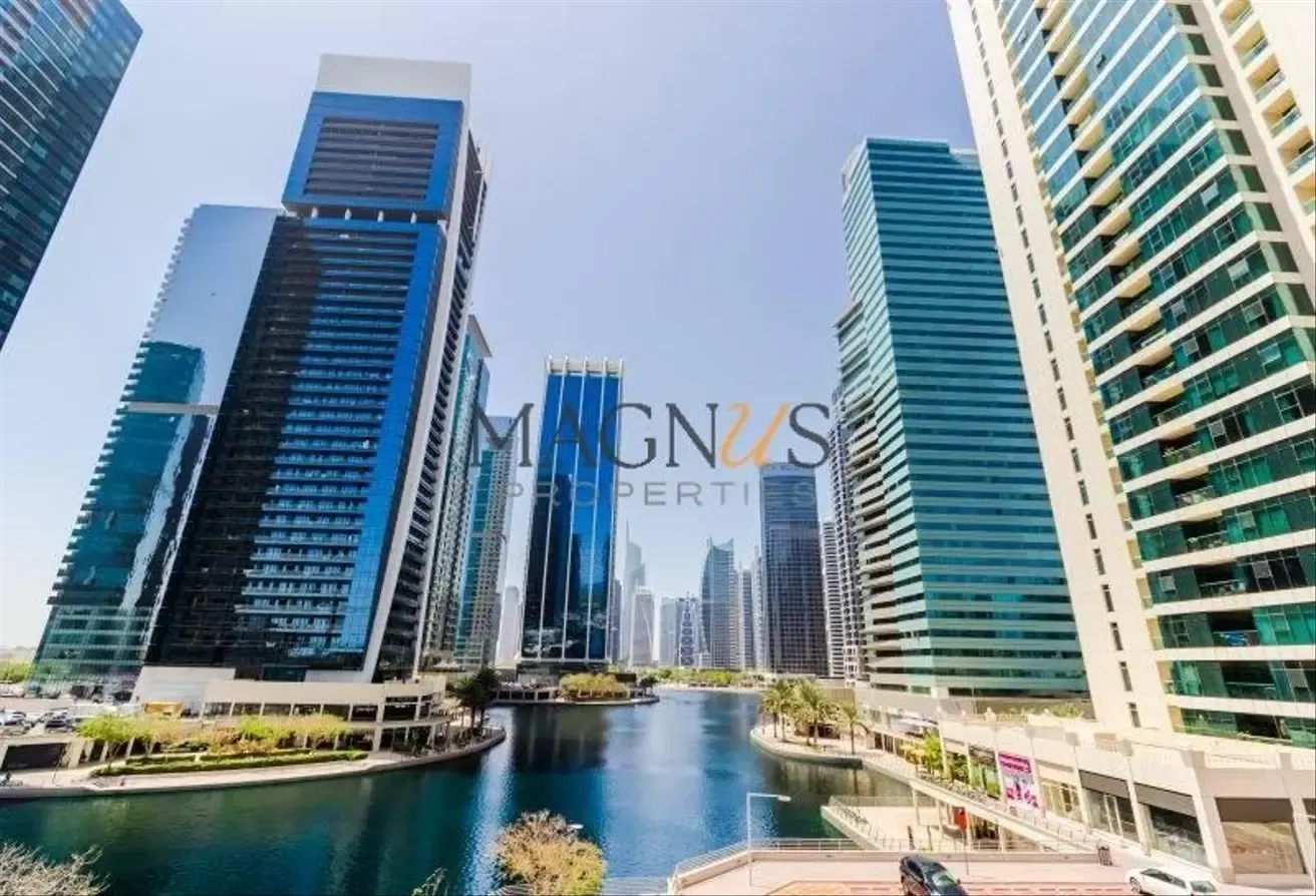 VASTU COMPLAINT | LAKE VIEW | HIGH FLOOR