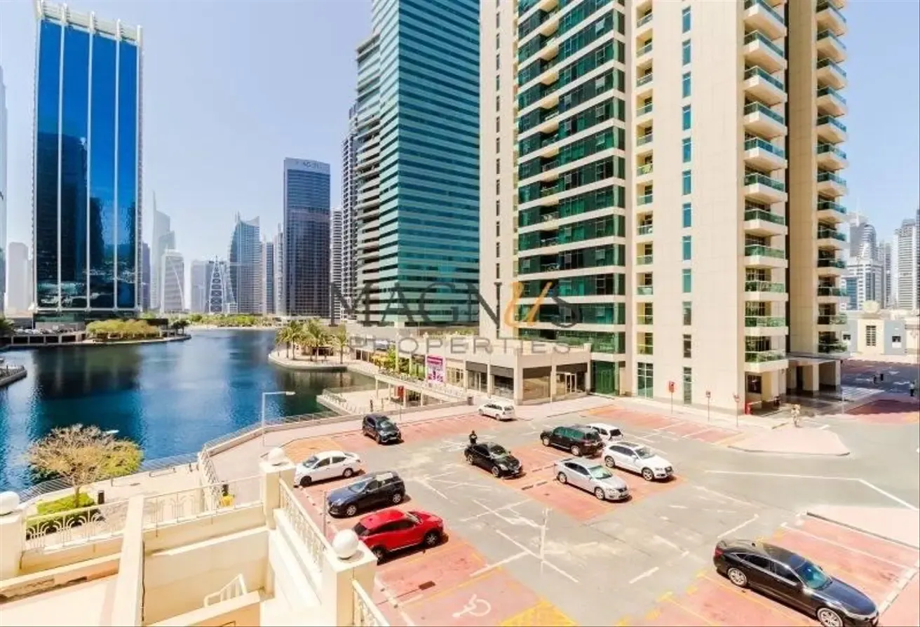 VASTU COMPLAINT | LAKE VIEW | HIGH FLOOR