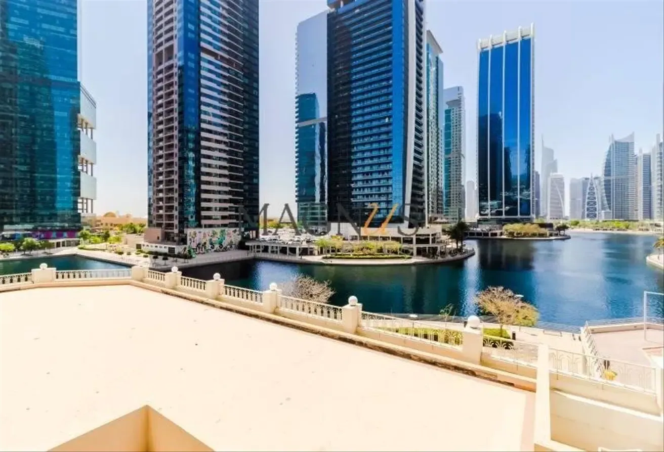 VASTU COMPLAINT | LAKE VIEW | HIGH FLOOR