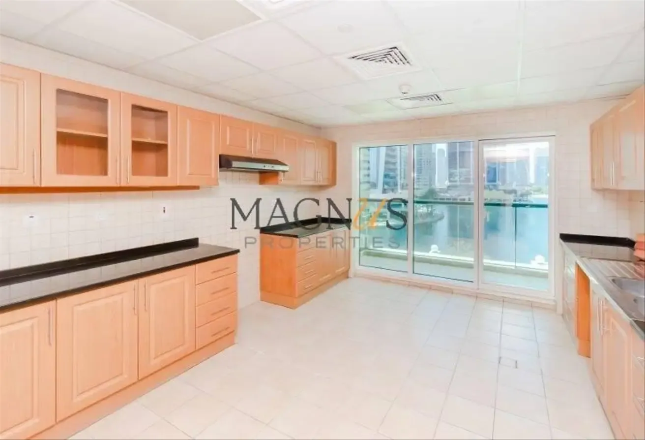VASTU COMPLAINT | LAKE VIEW | HIGH FLOOR